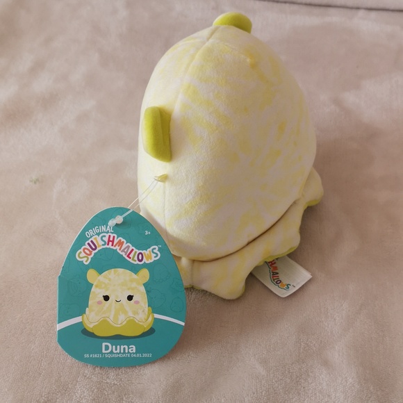 Squishmallow Duna the Dumbo Octopus 5 inches yellow sea animal - Picture 4 of 5